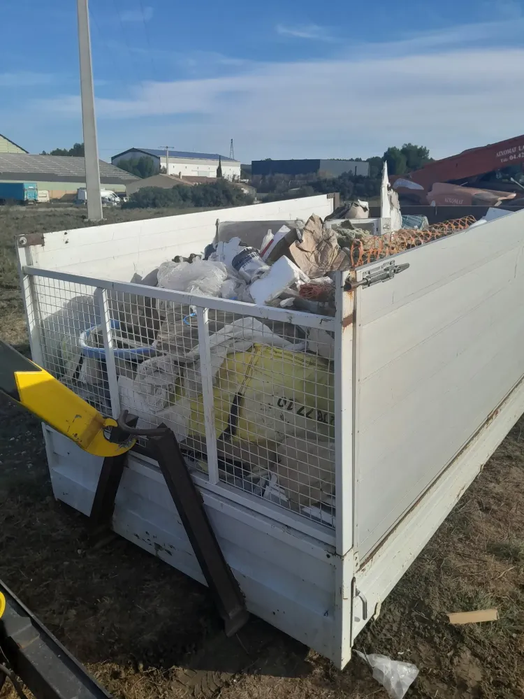 Benne dechet blanche